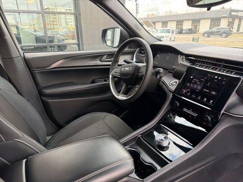 Used 2024 Jeep Grand Cherokee L Laredo w/ Trailer Tow Package image 12