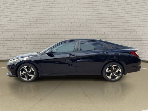 Used 2023 Hyundai Elantra SEL w/ Convenience Package FWD image 8