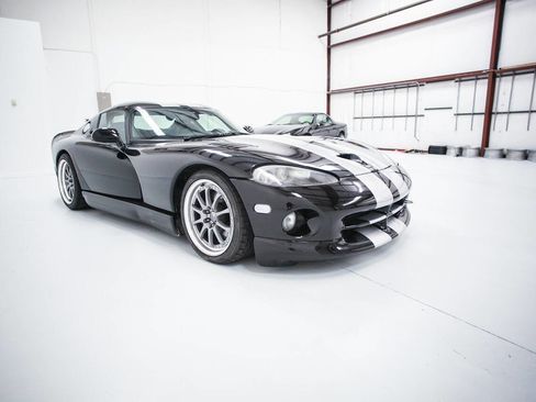 Used 2000 Dodge Viper GTS image 14