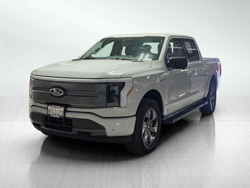 Used 2023 Ford F150 Lightning XLT w/ Equipment Group 312A High image 3