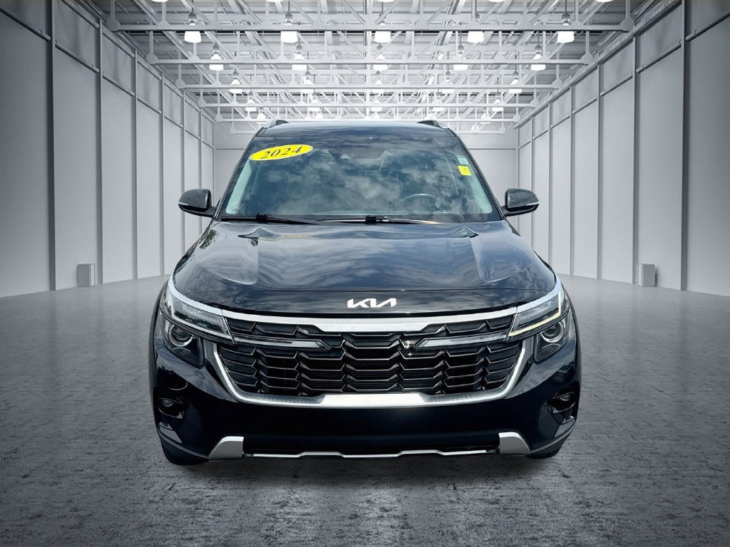 Used 2024 Kia Seltos S FWD image 2