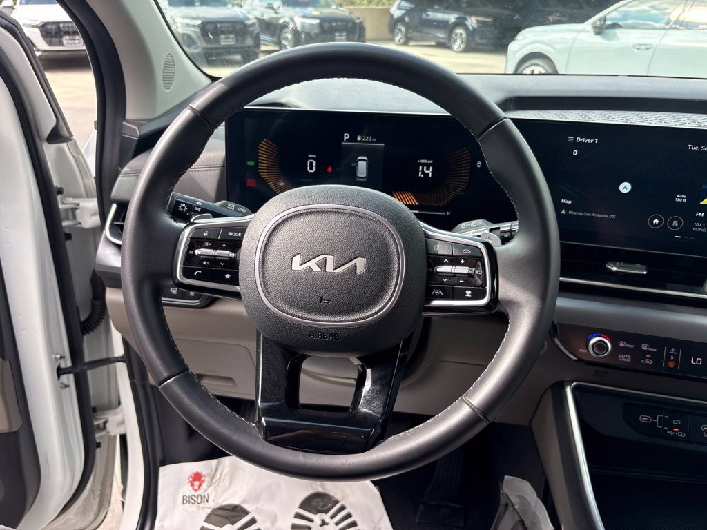 Used 2026 Kia Carnival LXS FWD image 21