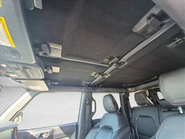 Used 2024 Ford Bronco Badlands AWD/4WD image 16