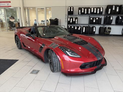Used 2015 Chevrolet Corvette Z06 w/ 3LZ Preferred Equipment Group image 3