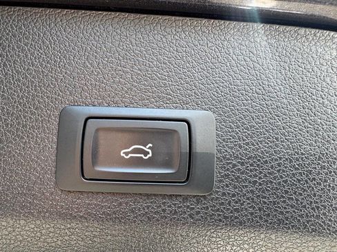 Used 2015 Audi Q7 3.0T Premium w/ Audi Guard Protection Package image 41