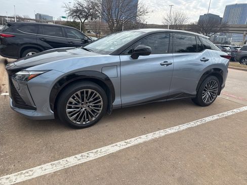 Used 2023 Lexus RZ 450e Premium w/ Accessory Package (Z1) image 2