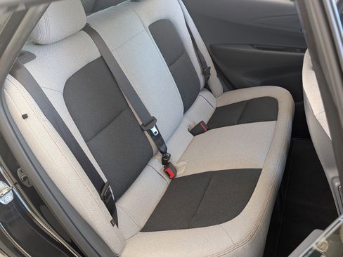 Used 2020 Chevrolet Bolt LT image 19