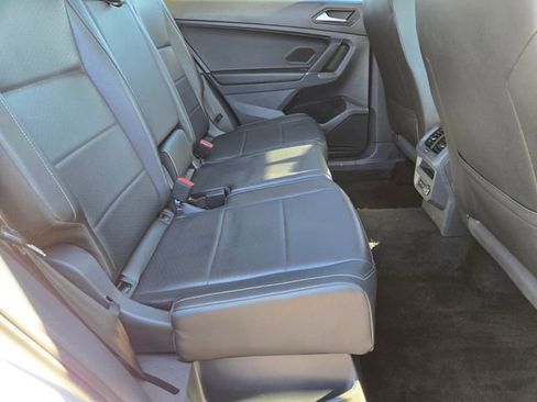 Used 2020 Volkswagen Tiguan SE w/ Panoramic Sunroof Package image 16