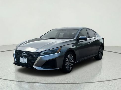 Used 2023 Nissan Altima 2.5 SV FWD image 7