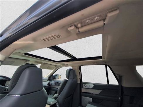Used 2022 Lincoln Navigator Black Label AWD/4WD image 18