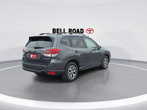 Used 2020 Subaru Forester Premium image 8