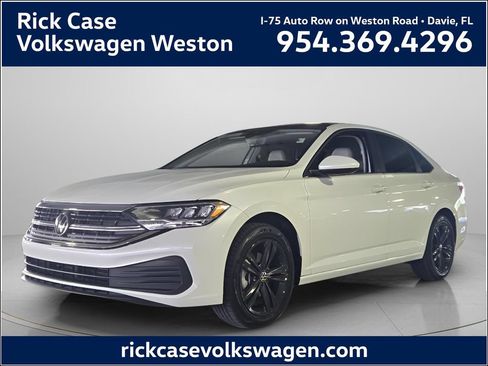 Used 2023 Volkswagen Jetta SE w/ Panoramic Sunroof Package FWD image 1