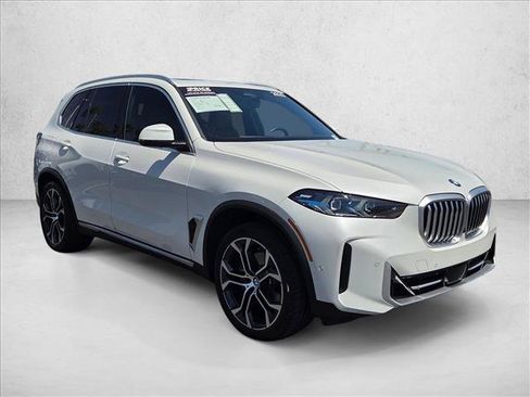 Certified 2025 BMW X5 sDrive40i w/ Premium Package RWD image 3