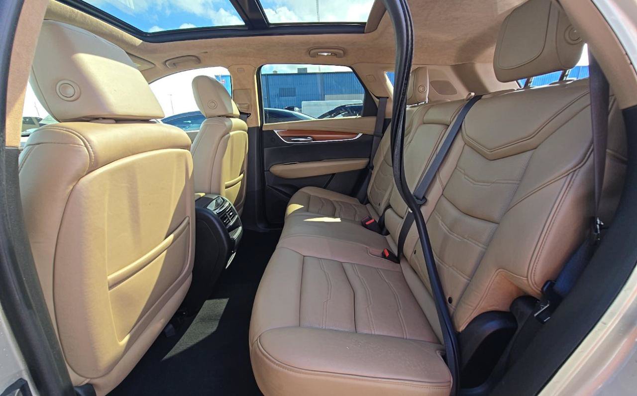 Used 2017 Cadillac XT5 Platinum AWD/4WD image 19