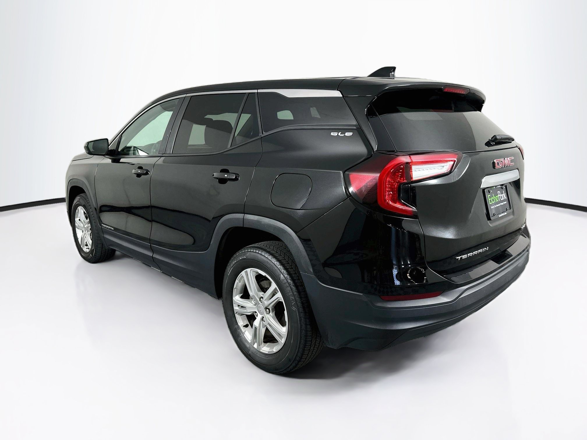 Used 2024 GMC Terrain SLE AWD/4WD image 5