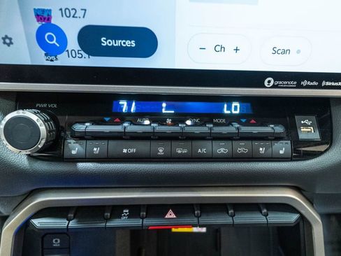 Used 2023 Toyota Tundra Limited w/ Power Package image 29