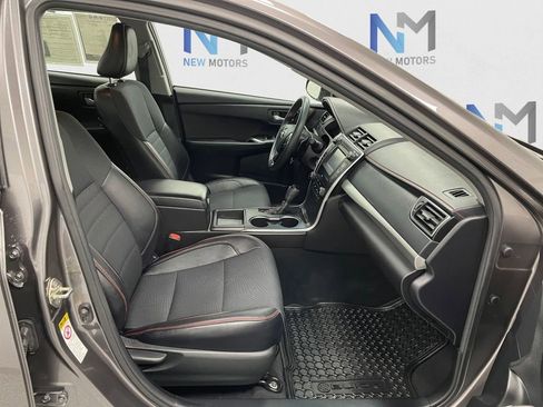 Used 2017 Toyota Camry SE FWD image 13