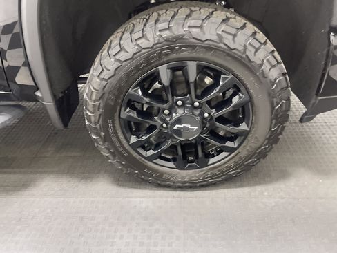 Used 2025 Chevrolet Silverado 2500 LTZ w/ Trail Boss Package image 28