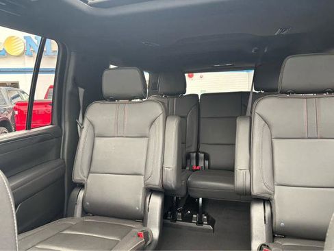 Used 2023 Chevrolet Suburban RST w/ Luxury Package image 25