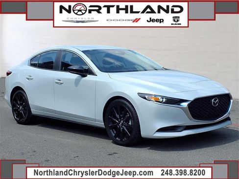 Used 2025 MAZDA MAZDA3 s FWD image 1