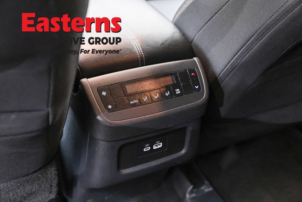 Used 2025 Nissan Pathfinder SV FWD image 22