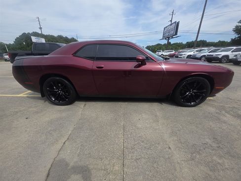 Used 2018 Dodge Challenger SXT w/ Blacktop Package RWD image 1