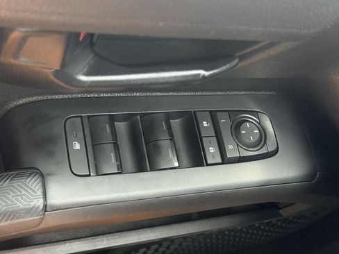 Used 2024 Toyota Tacoma SR5 AWD/4WD image 27