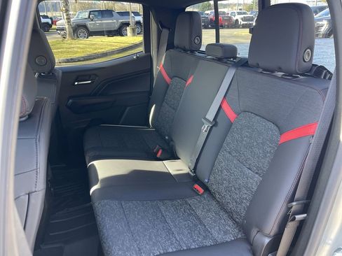 Used 2025 Chevrolet Colorado Z71 w/ Technology Package image 25