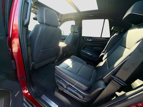 Used 2022 Chevrolet Tahoe Premier AWD/4WD image 31