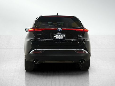 Used 2022 Toyota Venza Limited image 4