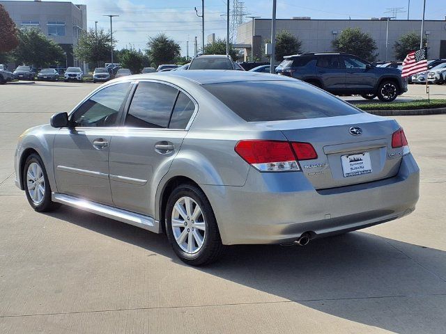 Used 2011 Subaru Legacy 2.5i Premium AWD/4WD image 2