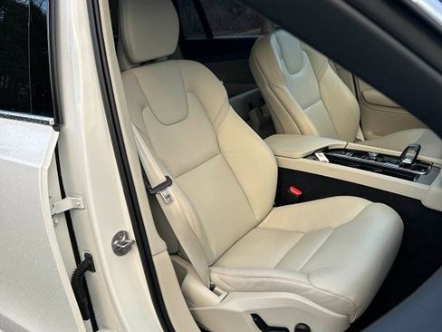 Certified 2024 Volvo XC90 T8 Plus image 7