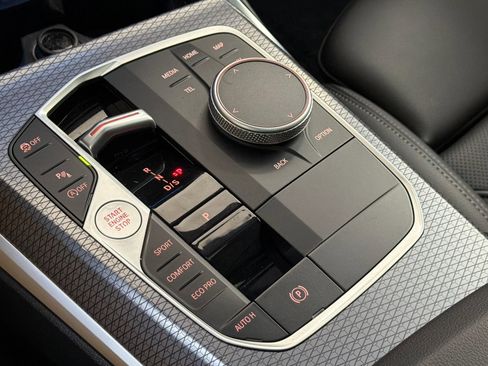 Used 2025 BMW 330i Sedan w/ M Sport Package image 26