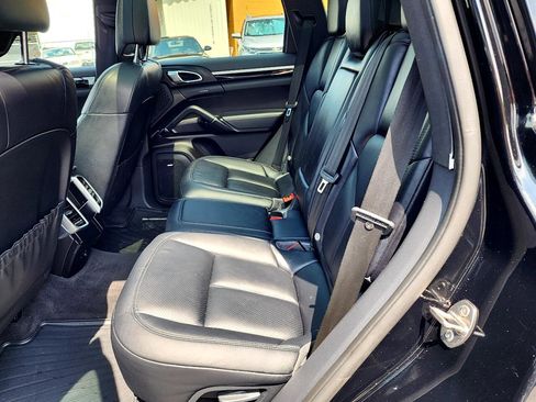 Used 2016 Porsche Cayenne S image 25