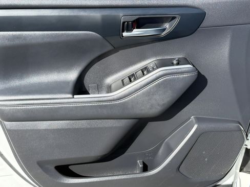 Used 2021 Toyota Highlander XSE image 17