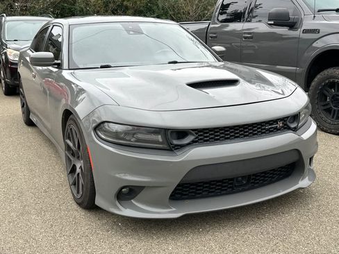 Used 2019 Dodge Charger Scat Pack w/ Technology Group image 3