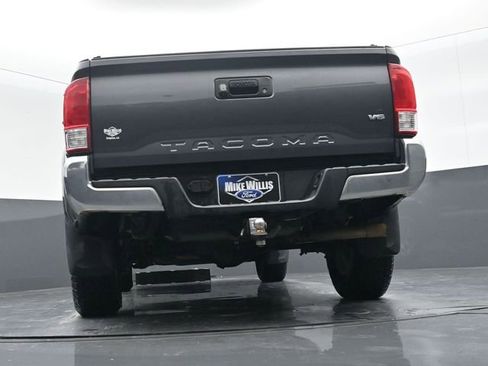Used 2017 Toyota Tacoma SR5 image 22