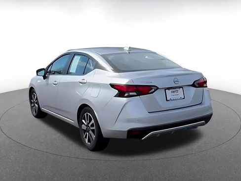 Used 2025 Nissan Versa SV image 9