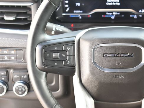 Used 2023 GMC Yukon Denali image 18