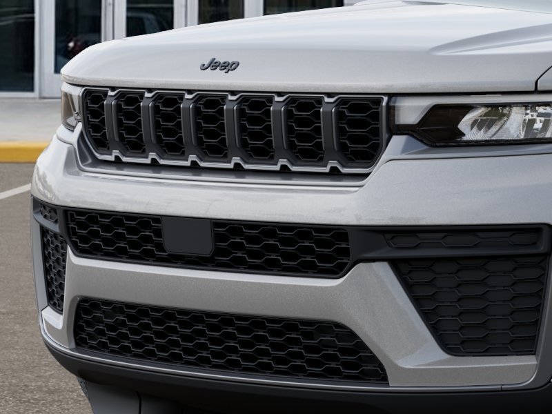 New 2026 Jeep Grand Cherokee Altitude RWD image 11