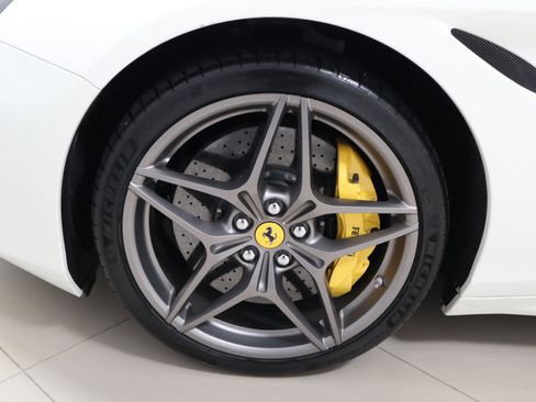 Used 2016 Ferrari California T image 20
