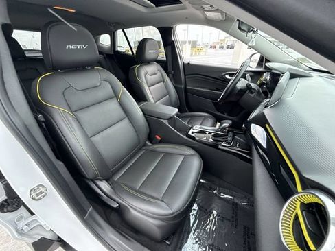 Used 2025 Chevrolet Trax ACTIV w/ Sunroof Package FWD image 26