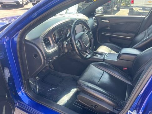 Used 2022 Dodge Charger SXT w/ Plus Group RWD image 13