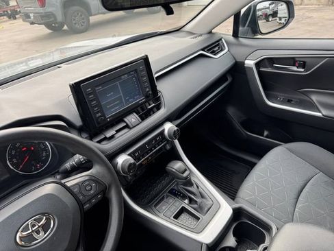 Used 2021 Toyota RAV4 XLE image 12