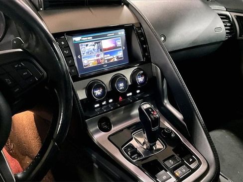 Used 2017 Jaguar F-TYPE Premium image 26