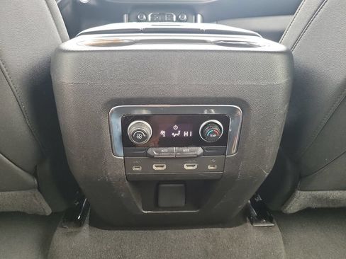 Used 2021 Chevrolet Suburban Z71 w/ Rear Media and Nav Package AWD/4WD image 11