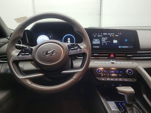 Used 2023 Hyundai Elantra SEL w/ Convenience Package image 22