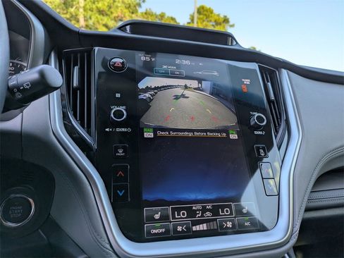 Used 2022 Subaru Outback Limited image 17