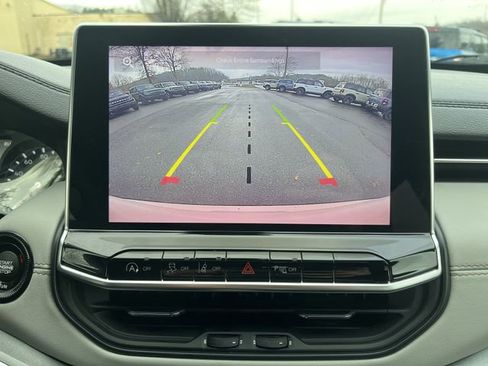 Used 2023 Jeep Compass Limited image 24