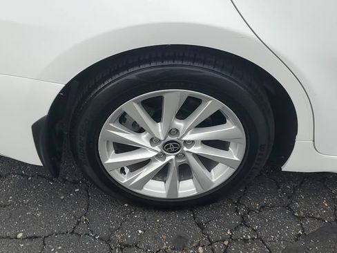 Used 2024 Toyota Camry SE FWD image 5